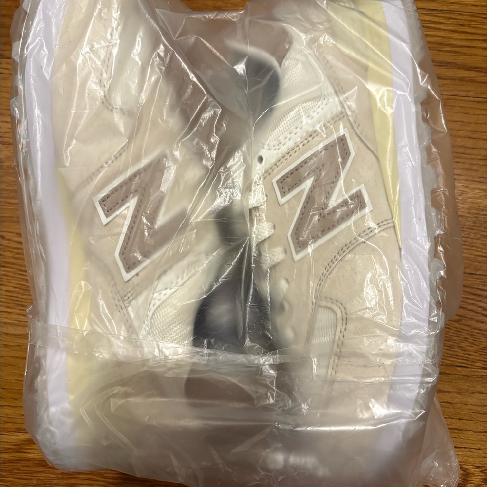 NWOT New Balance 574 Light Brown Sneakers